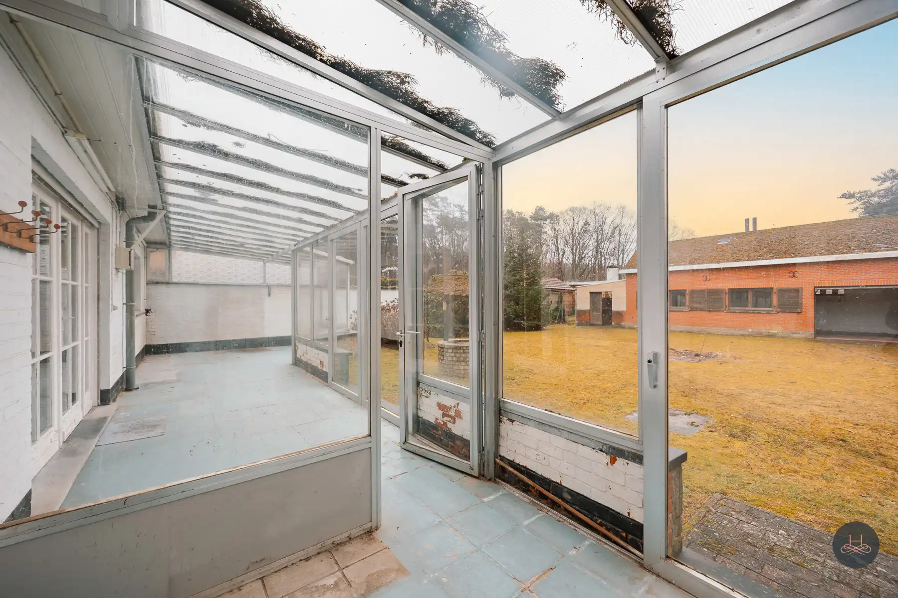 Charmante te renoveren open bebouwing op een royaal perceel foto 13