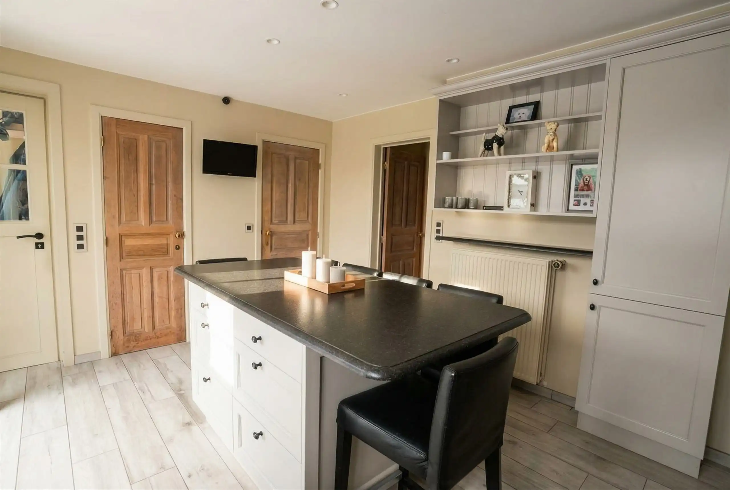 Ruime villa op 1.617 m² met kantoor/praktijk aan huis foto 11