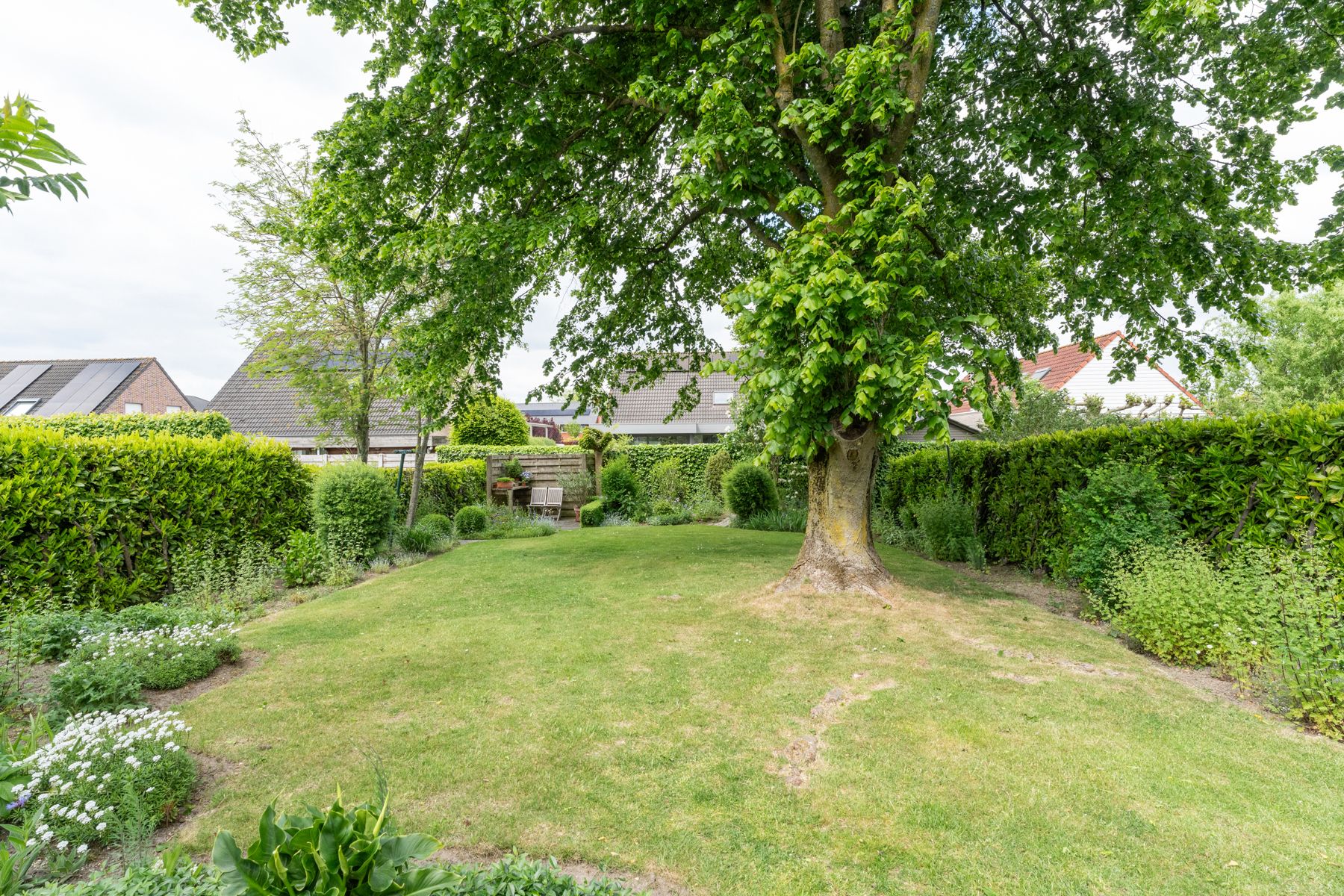 Charmante en rustig gelegen woning op 583 m² foto 23