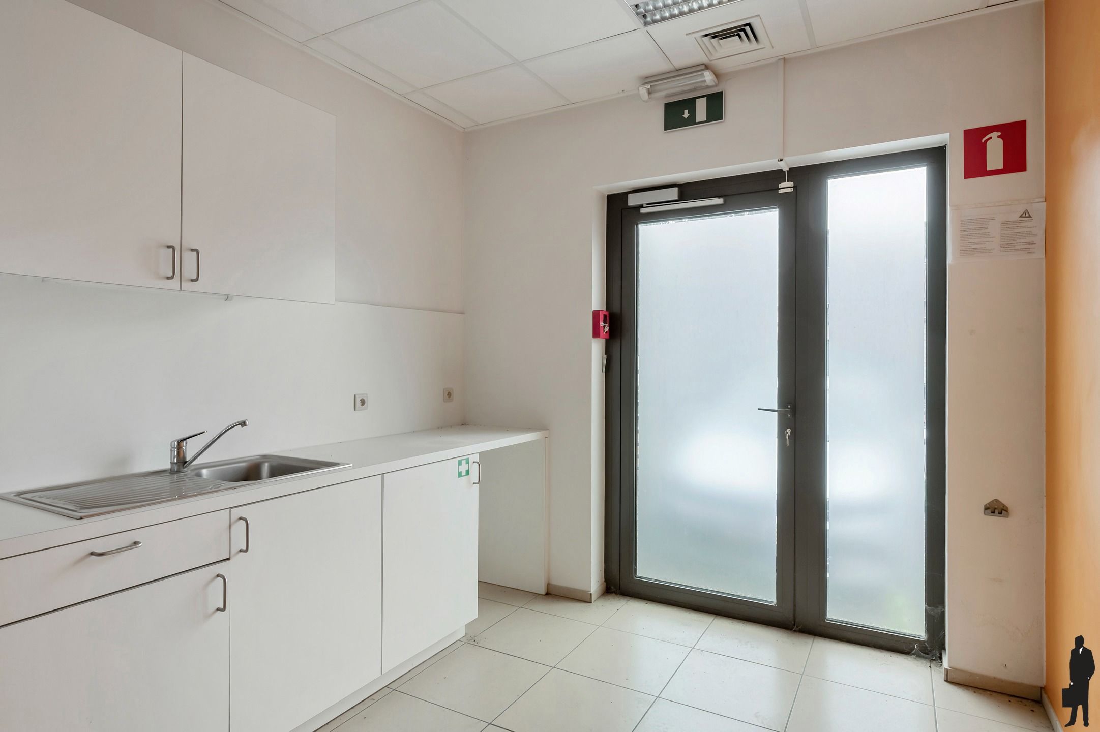  Commercieel Gelijkvloers in het Hart van Westmalle  foto 13