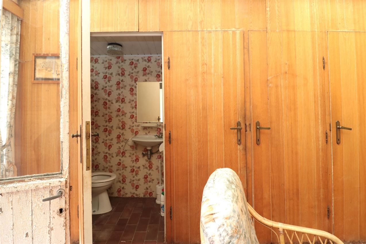 goed gelegen, renovatieproject met potentieel foto 16