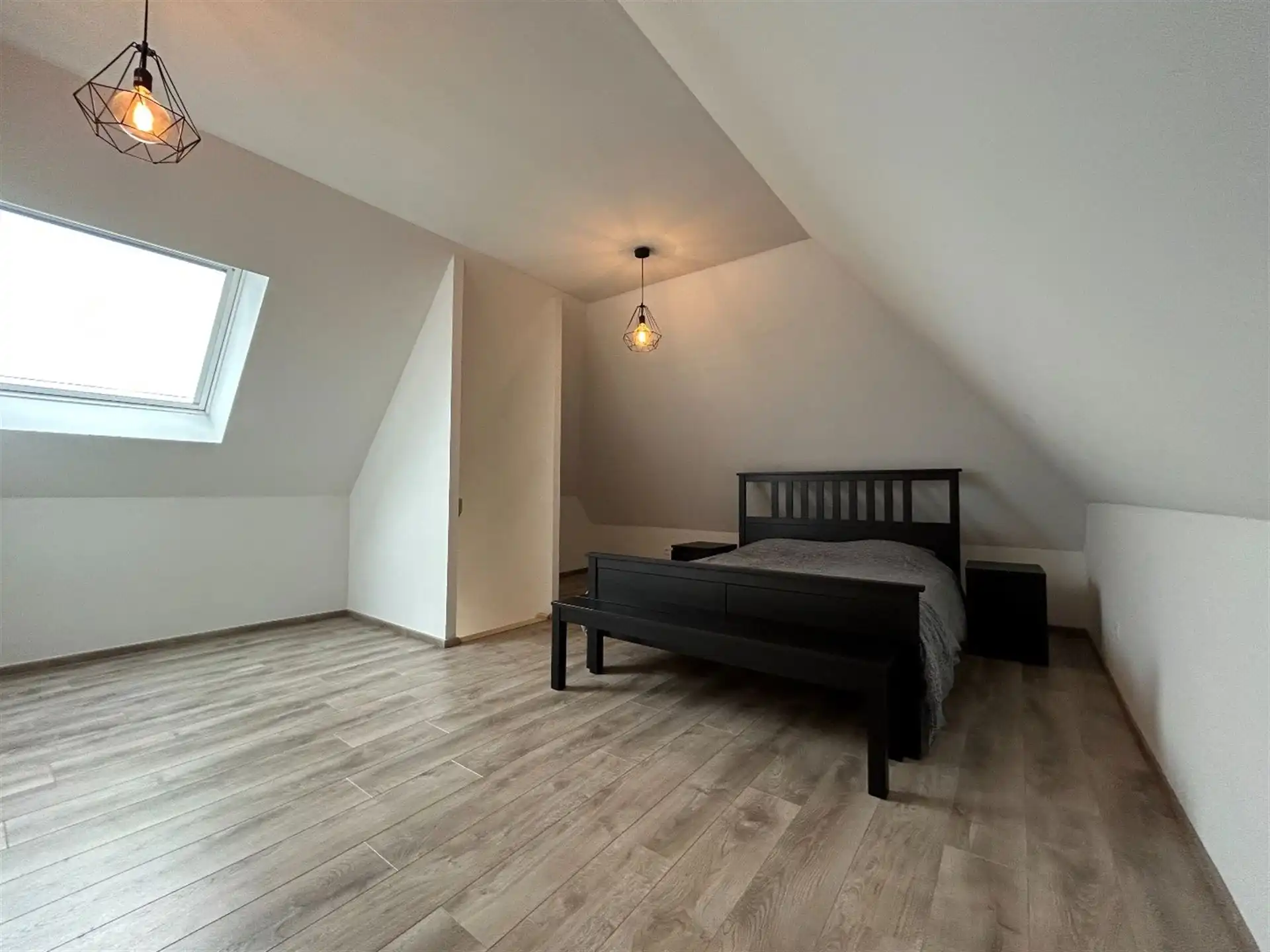 Instapklaar duplexappartement met 1 slpk en autostaanplaats! foto 13