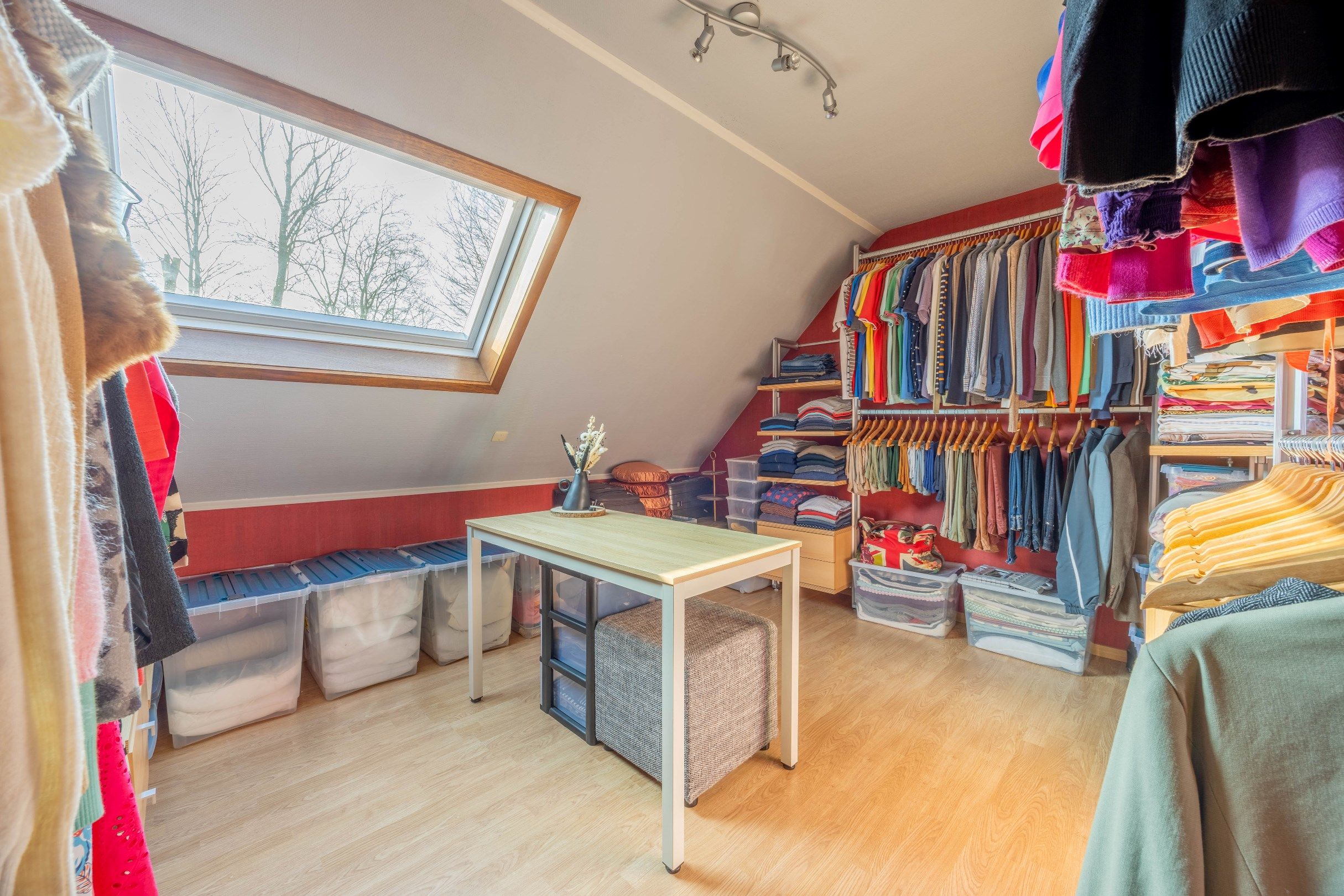 SCHITTEREND INSTAPKLARE WONING MET ZUIDGEORIENTEERDE TUIN foto 18