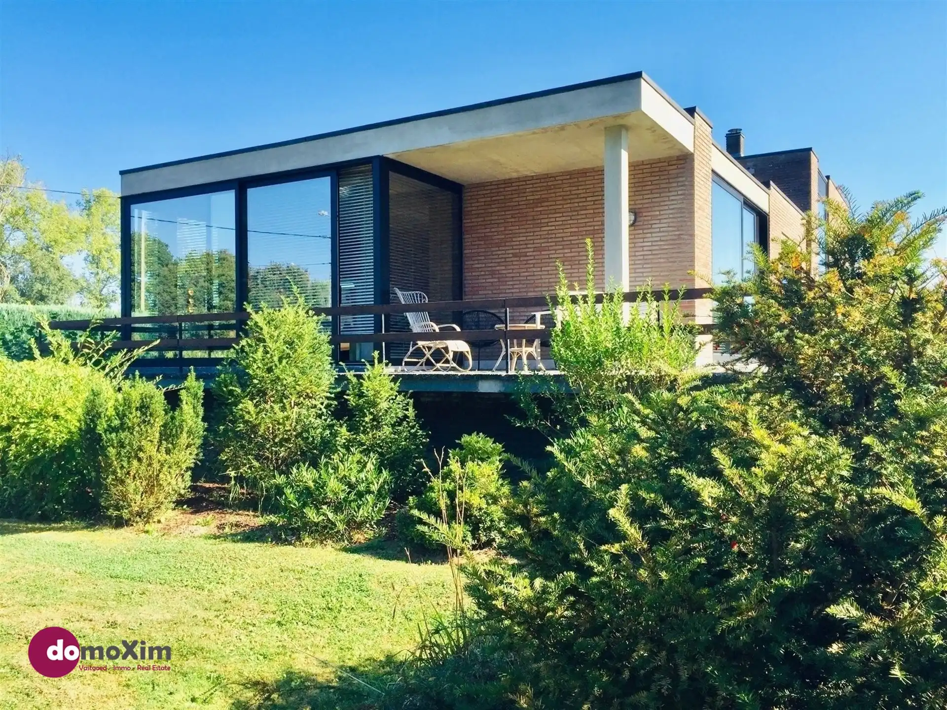 Vintage architectenwoning in de natuur vlakbij de E19 foto 16