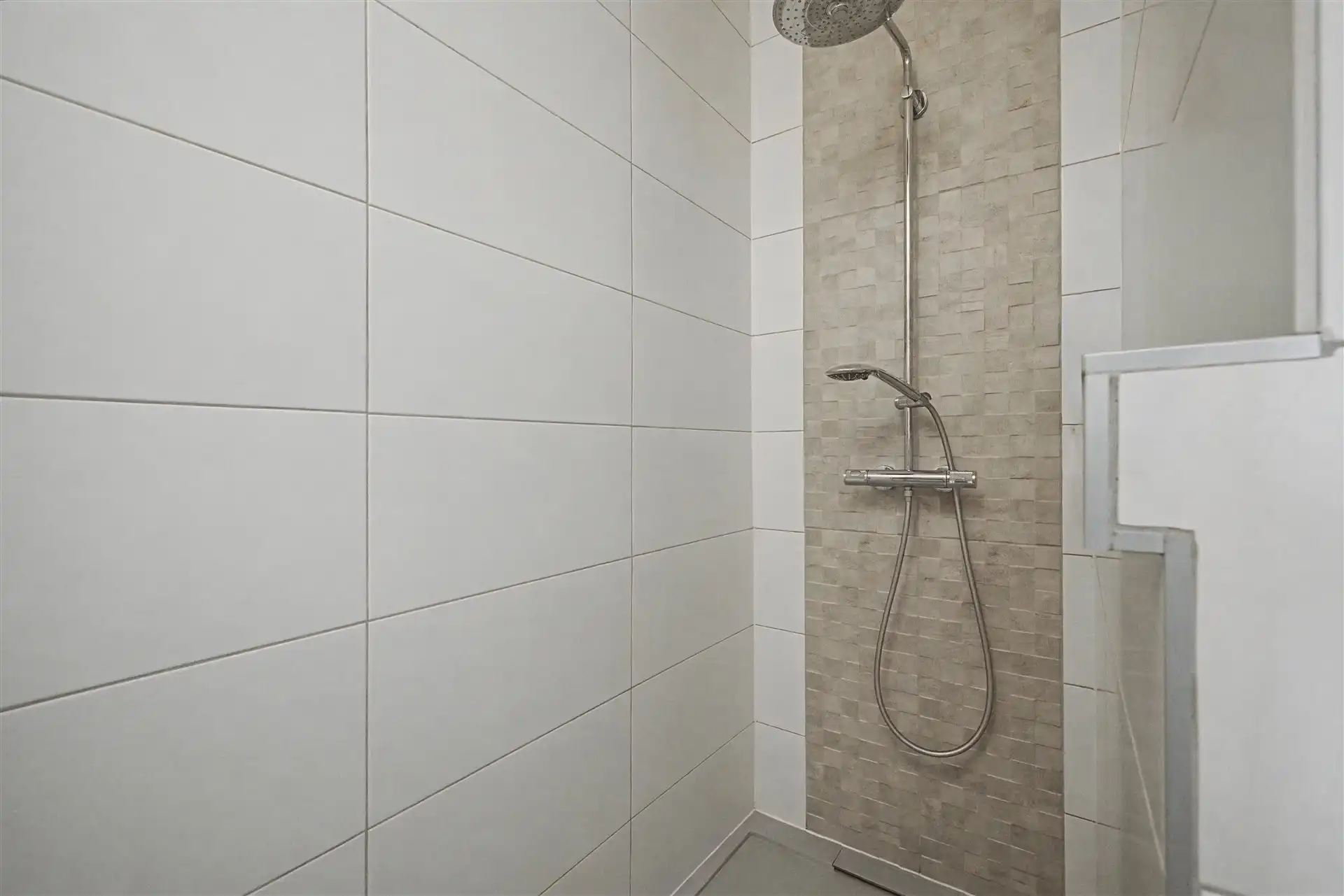 Charmante starterswoning met prachtig uitzicht foto 10