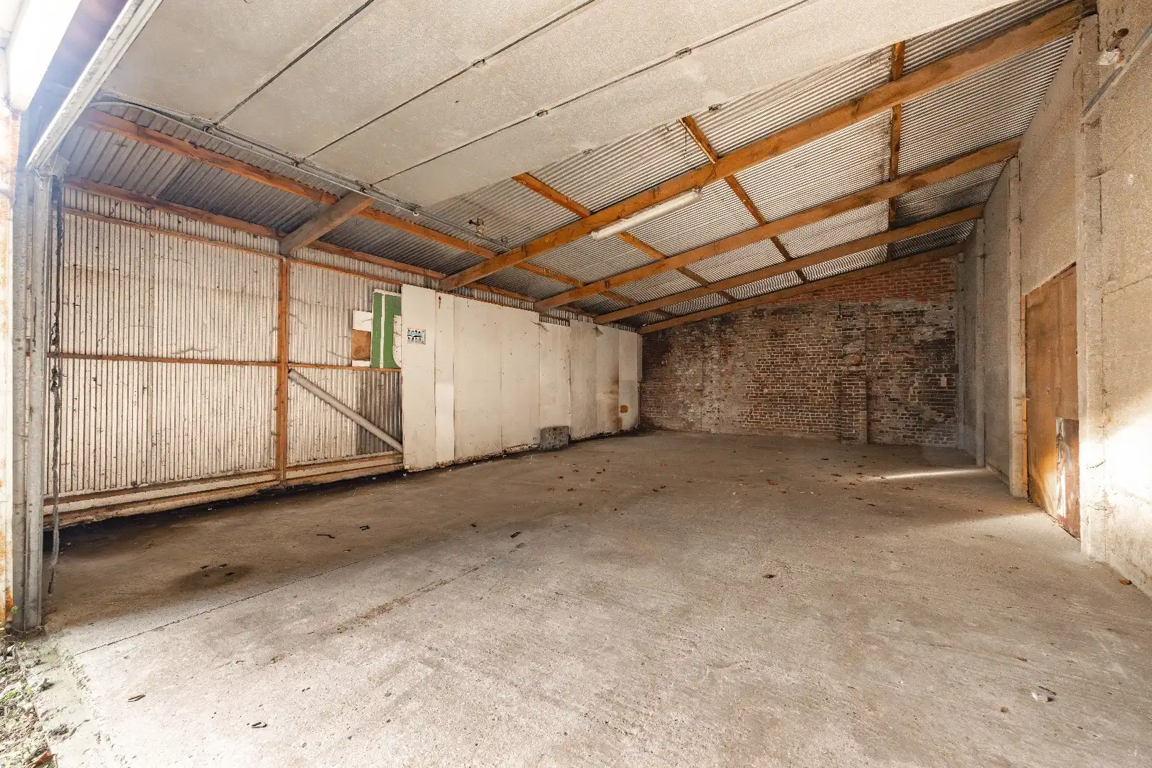 STATIGE HERENWONING MET LOODS 350 m² foto 28