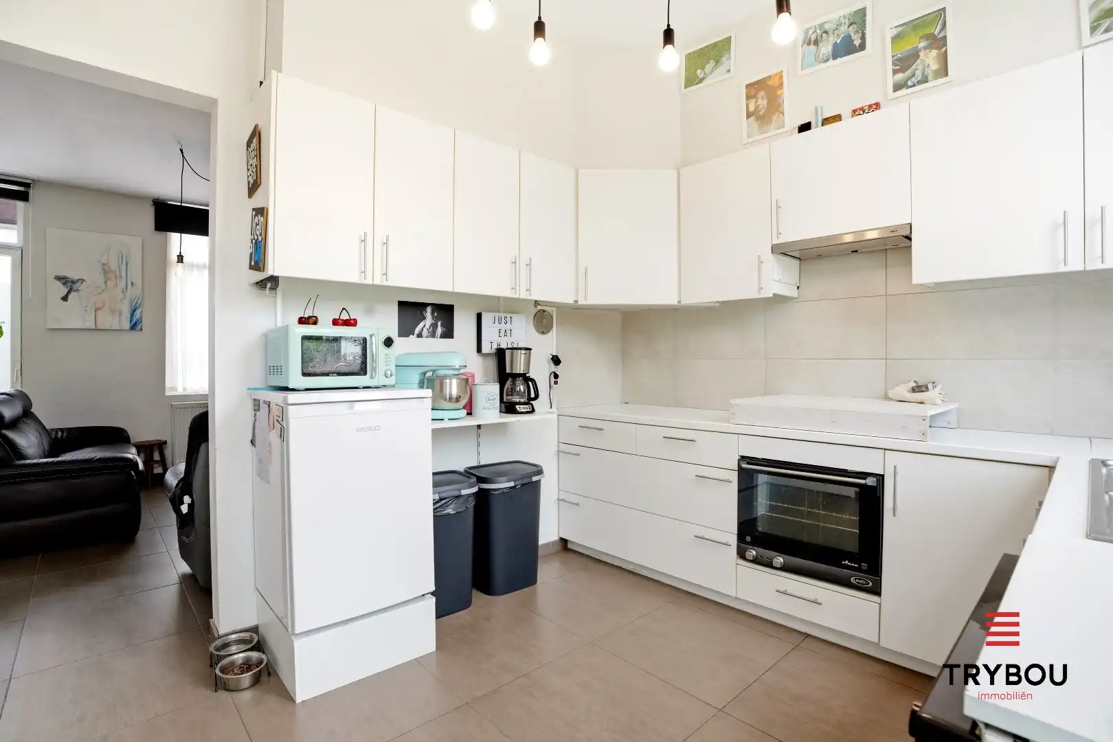 Instapklare woning met 4 slaapkamers te koop in het hartje van Poperinge!  foto 9