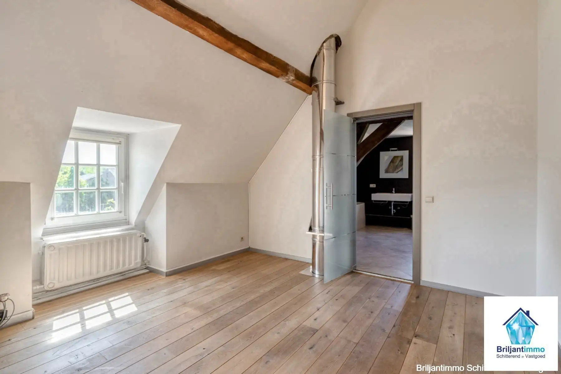 Uiterst charmante en gerenoveerde hoeve met gezellige tuin foto 14