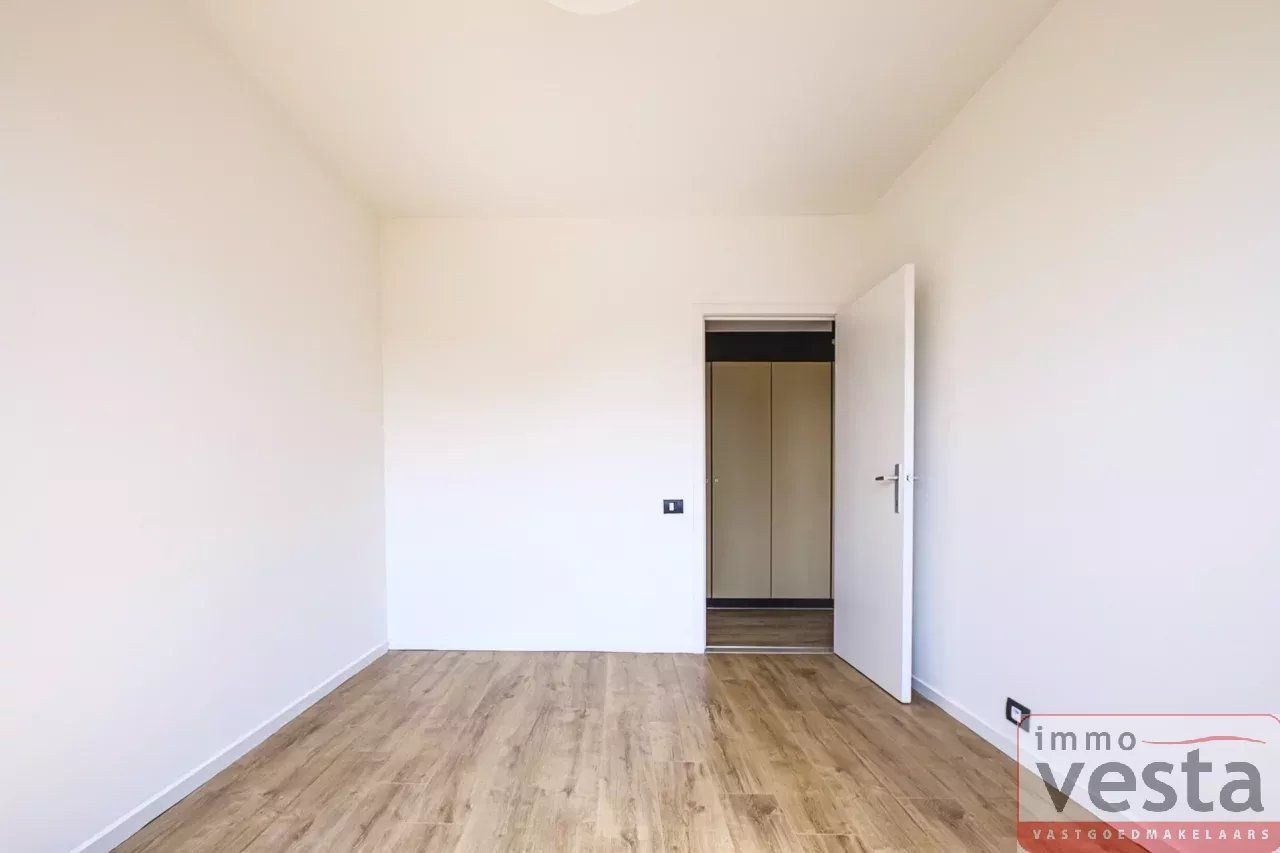 Te huur: Goed onderhouden appartement in het centrum van Sint-Truiden foto 14