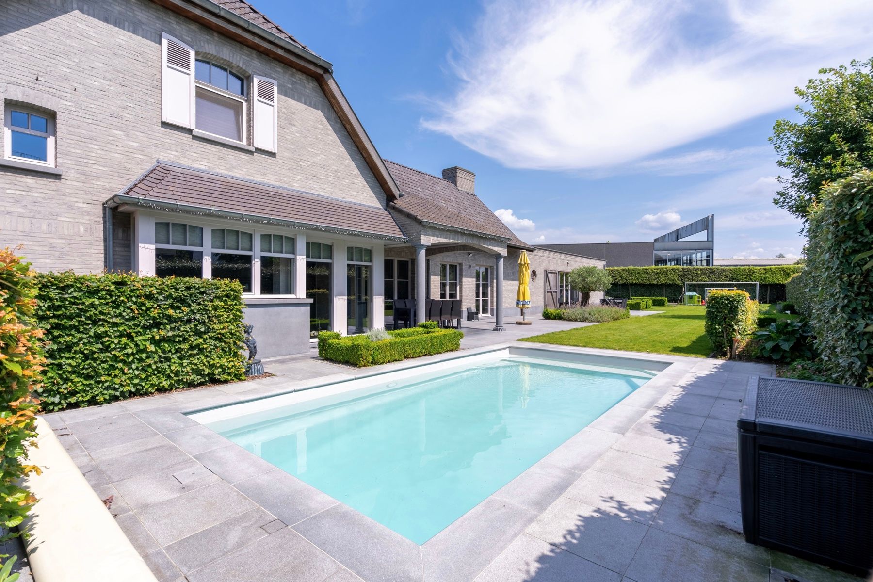Kwaliteitsvolle villa op mooi perceel foto {{pictureIndex}}