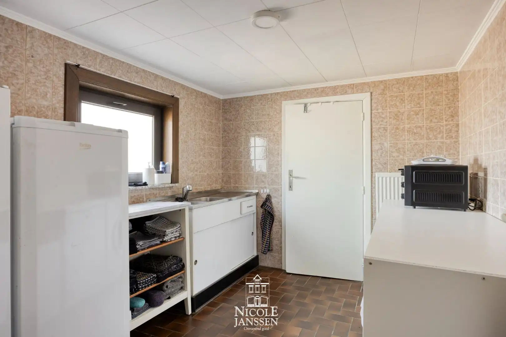 Ruime woning in landelijke omgeving foto 29
