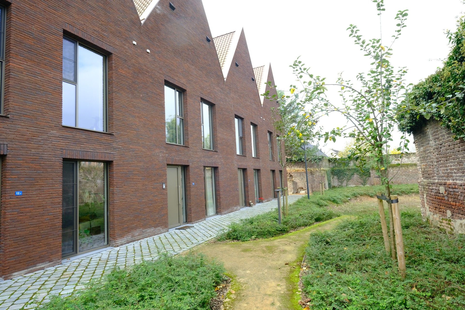 Woonhuis met 3 slaapkamers in het gezellige Oud-Rekem foto 2