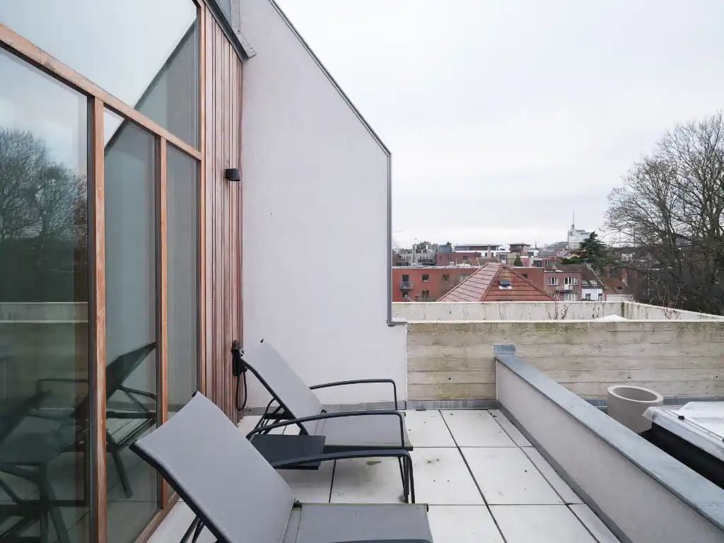 Duplexappartement met twee terrassen naar ontwerp van Marie-Josée Van Hee. foto 4