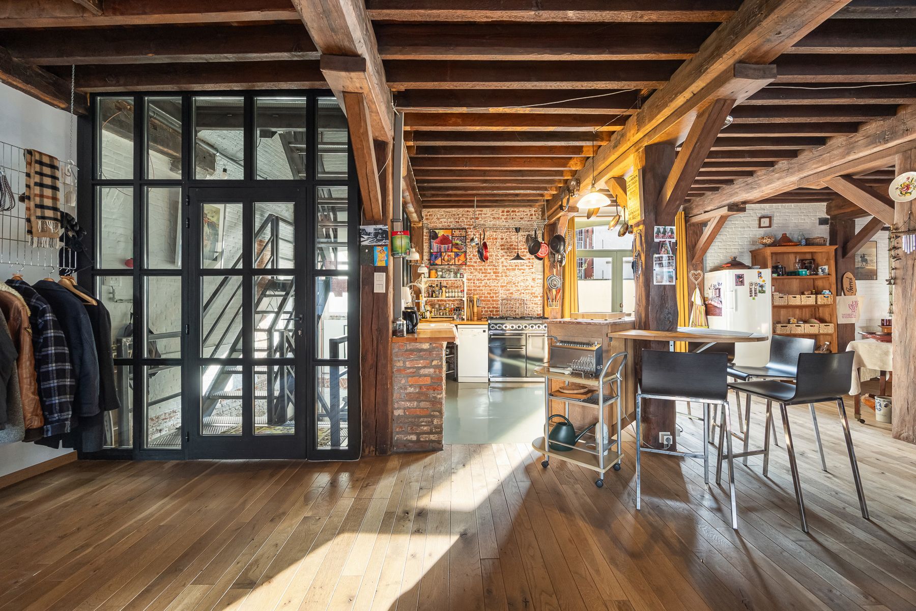 Volledig PAKHUIS in hartje Antwerpen met eindeloos potentieel! foto 7