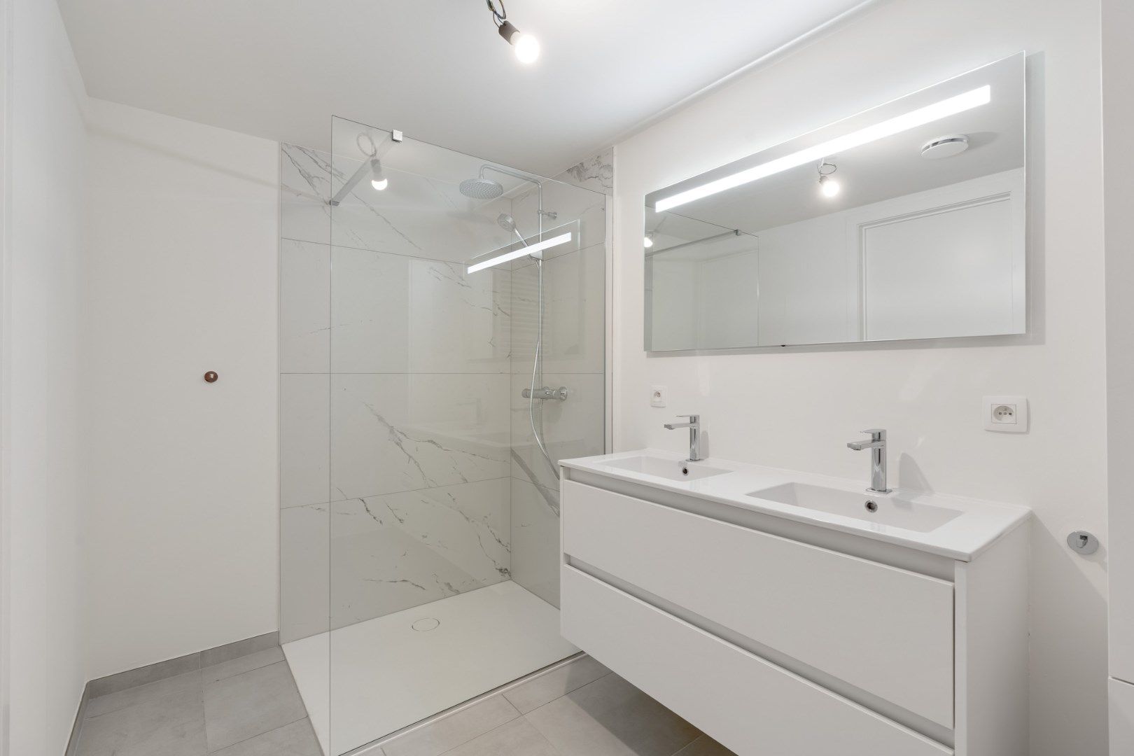 Mooi nieuwbouw appartement op de eerste verdieping met 3 slaapkamers en mooi terras in Zonhoven-centrum foto 16