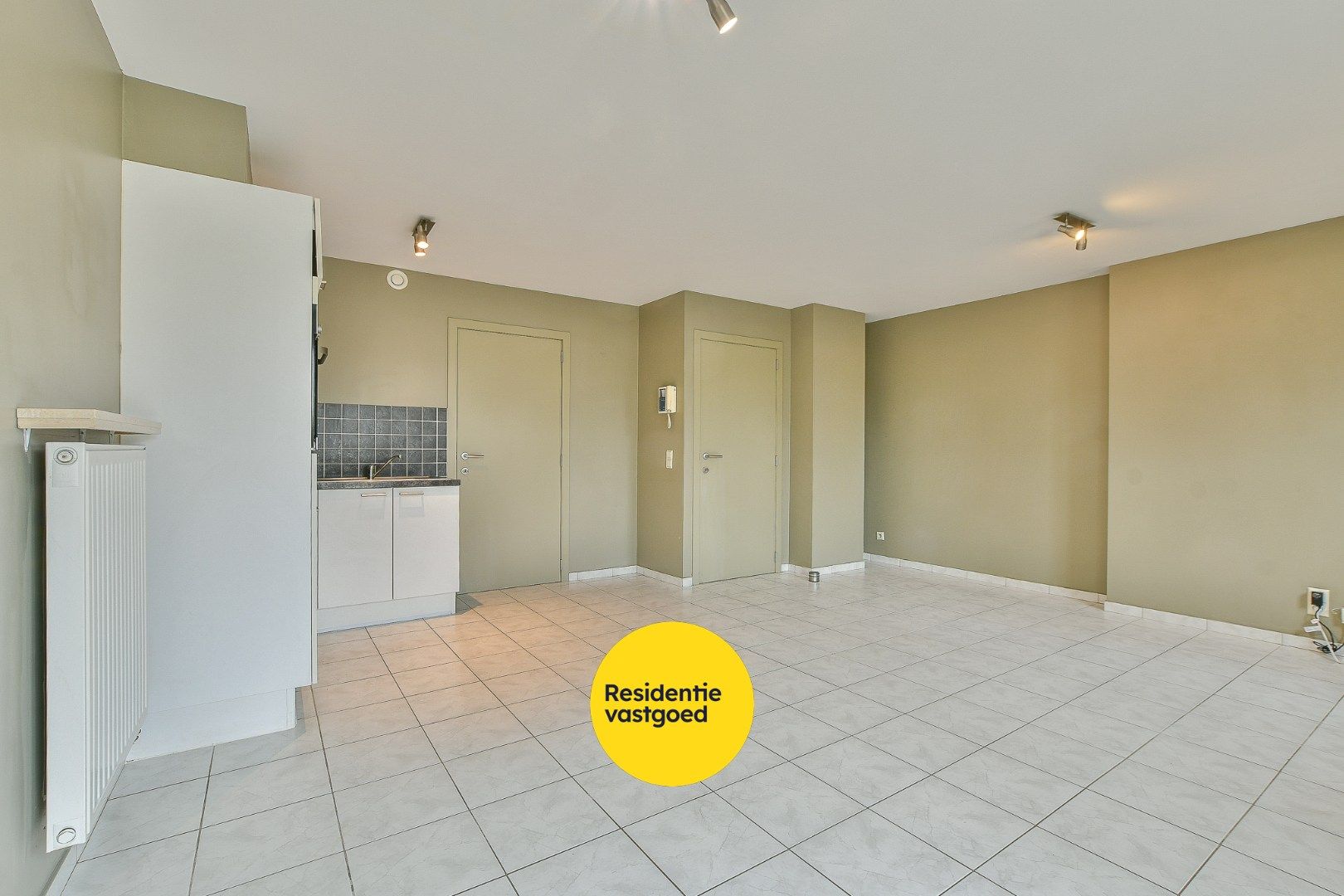 Modern gelijkvloers appartement met 2 slaapkamers– op slechts 500m van strand en zee! foto 7