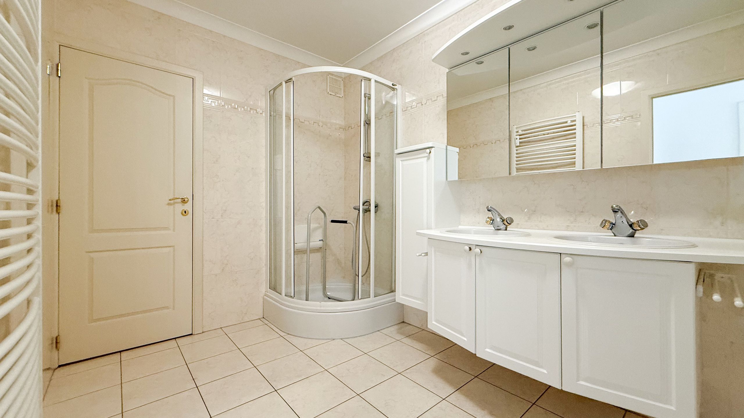 Lichtrijk appartement met zonnig terras, garage en 2slpk! foto 16