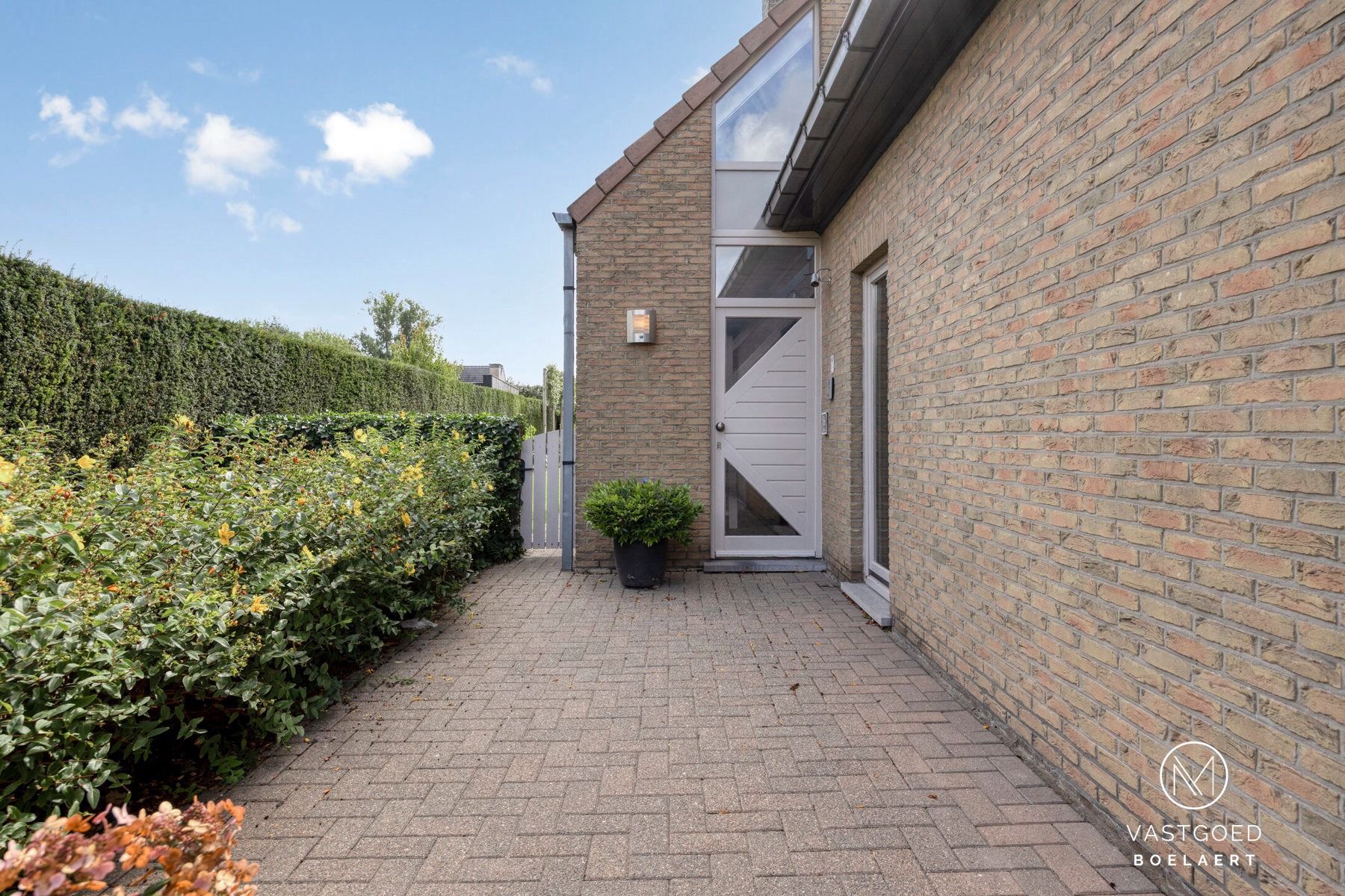 Ruime instapklare villa met sauna en dubbele garage. foto 2