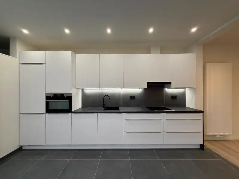 Gerenoveerde halfopen woning te huur in Doornzele foto 6