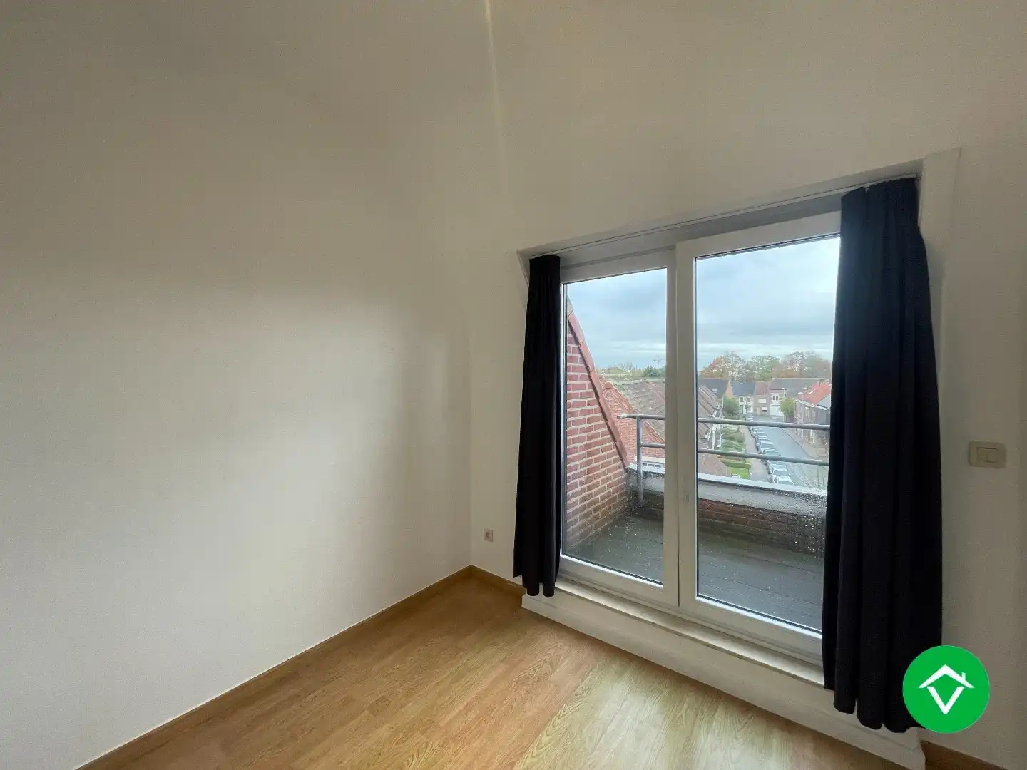 Ruim, gezellig dakappartement met 3 slaapkamers in centrum Roeselare  foto 10