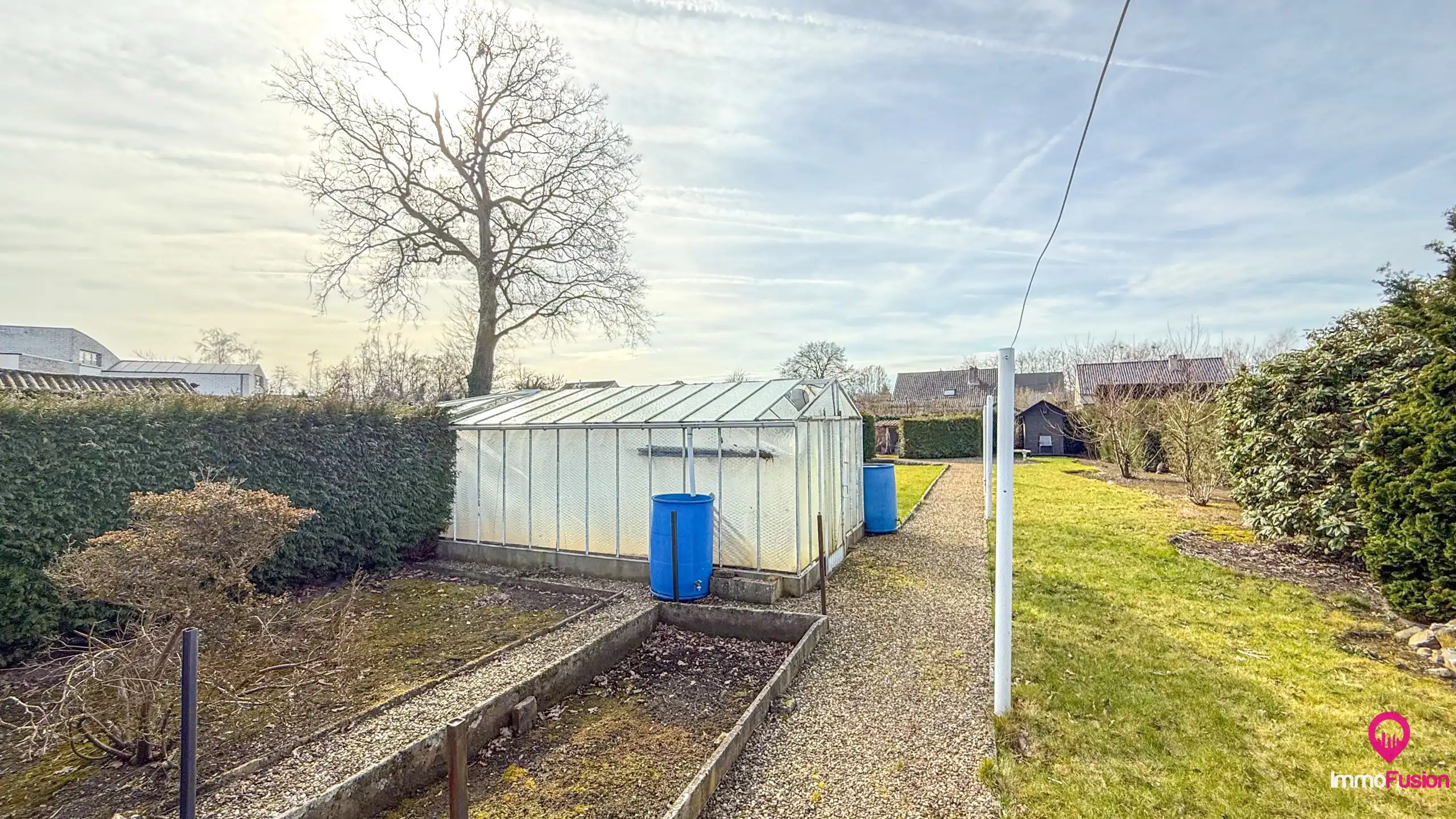 Ruime woning met 4slpk en veel privacy in rustige straat! foto 33