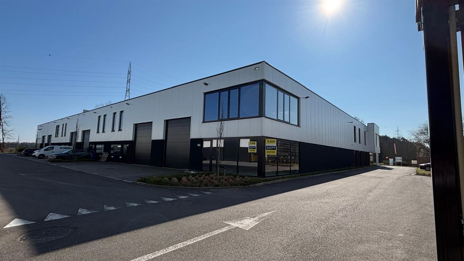 Nieuwbouw KMO units op bedrijvenpark Steenoven te Malle foto {{pictureIndex}}