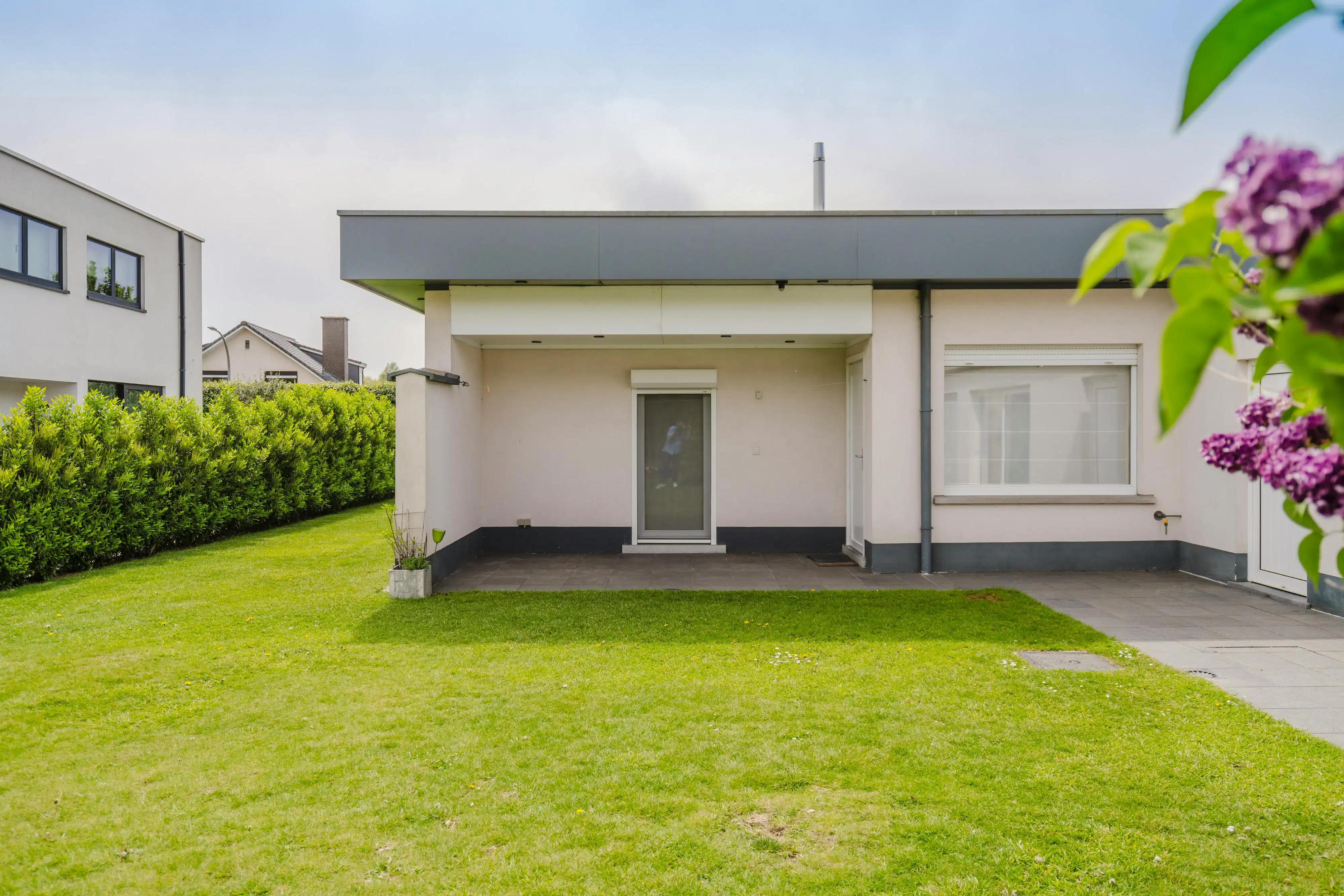 Gelijkvloerse villa met atelier/grote garage nabij het Preshoekbos foto 9