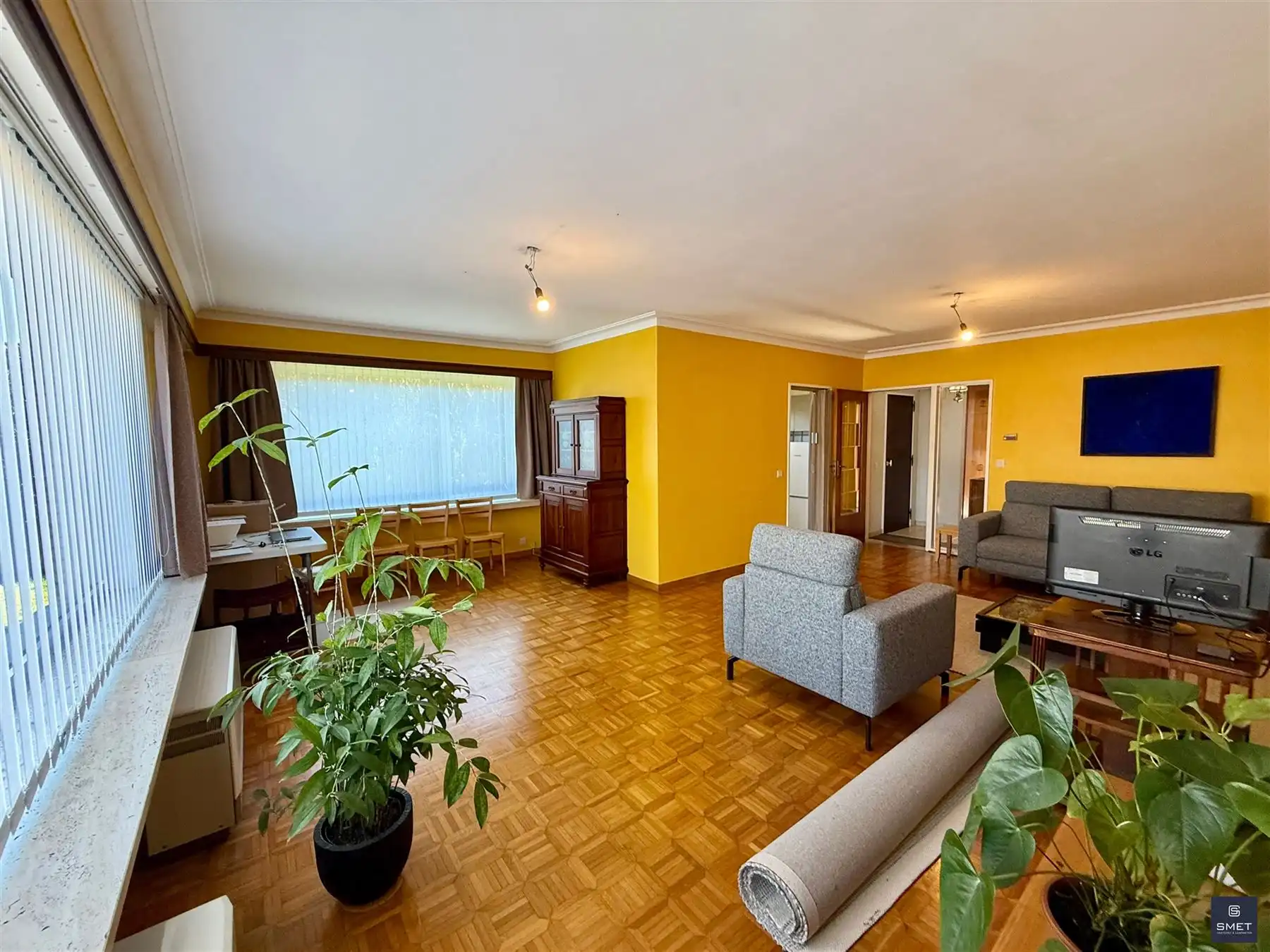 RUSTIG GELEGEN APPT.  MET 2 SLPKS EN GARAGE foto 3