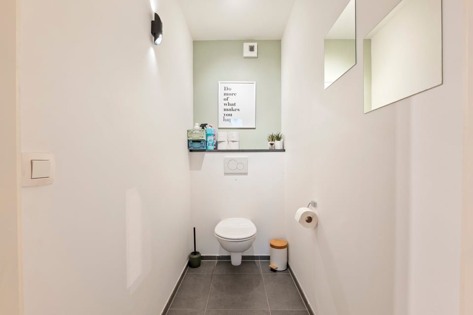 RUIM EN INSTAPKLAAR APPARTEMENT MET 3 SLKS EN EEN PARKEERPLAATS IN GENK foto 27