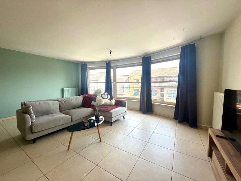 Centraal gelegen, lichtrijk appartement met 1 slaapkamer en dressing foto 2