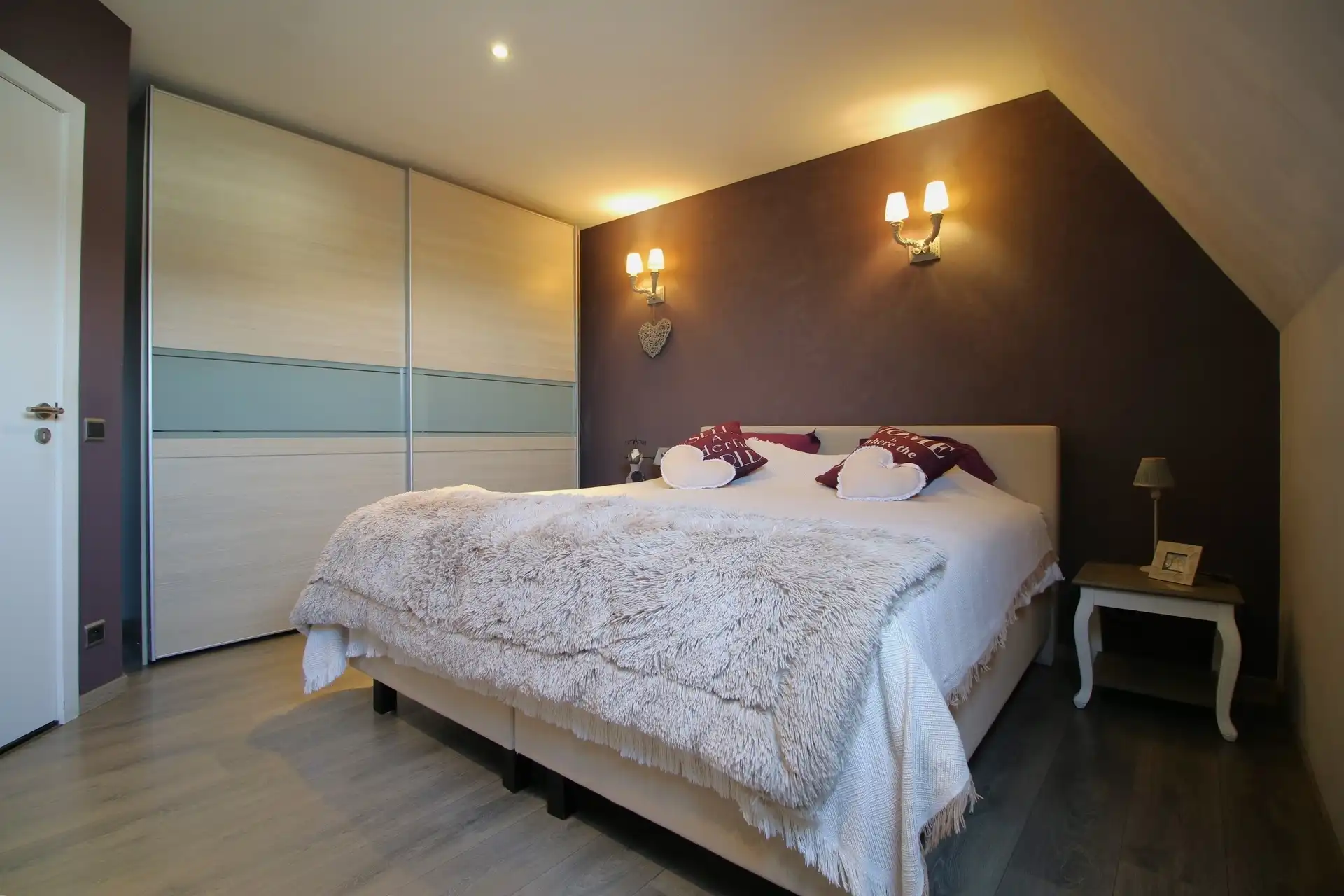 Ruim appartement op 3de verdieping met 2 garages foto 15