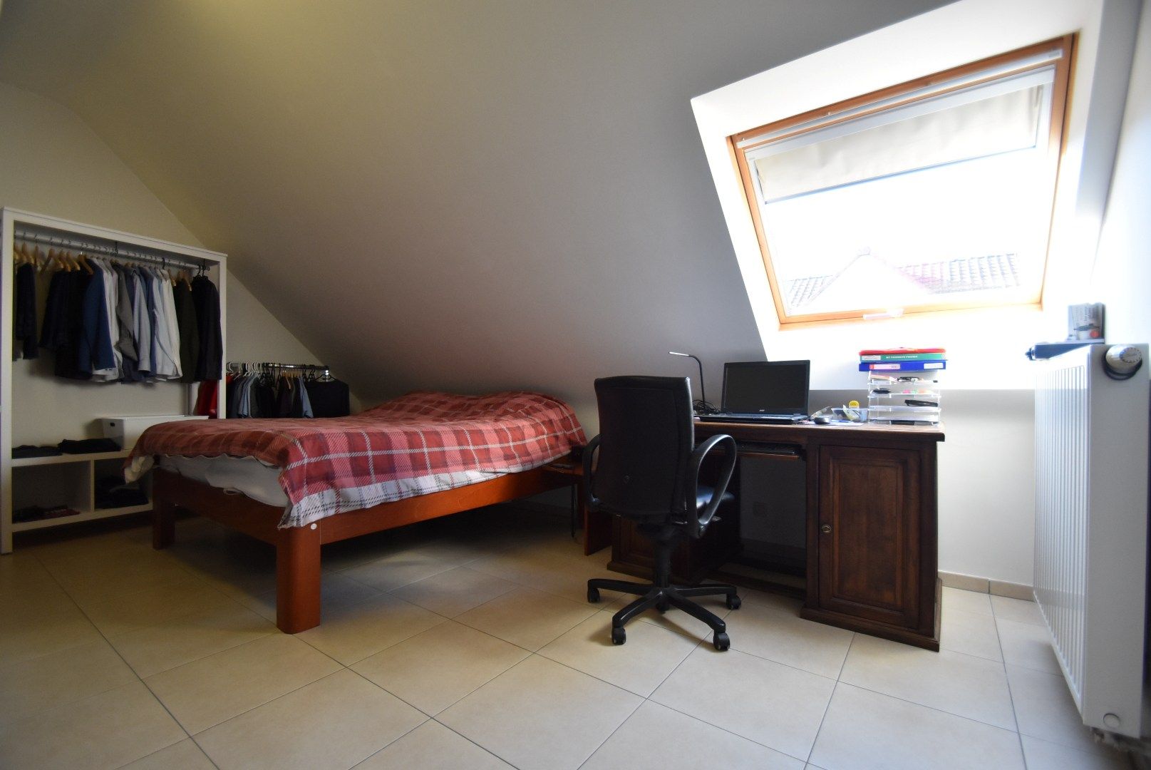 Zeer nette en ruime stadswoning/duplex-appartement met inpandige garage in hartje Bilzen foto 22
