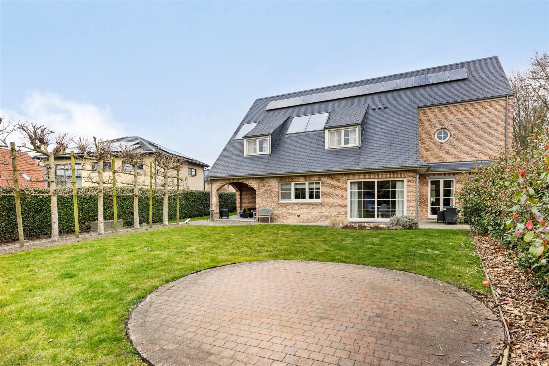 Prachige villa in doodlopende wijk foto 35