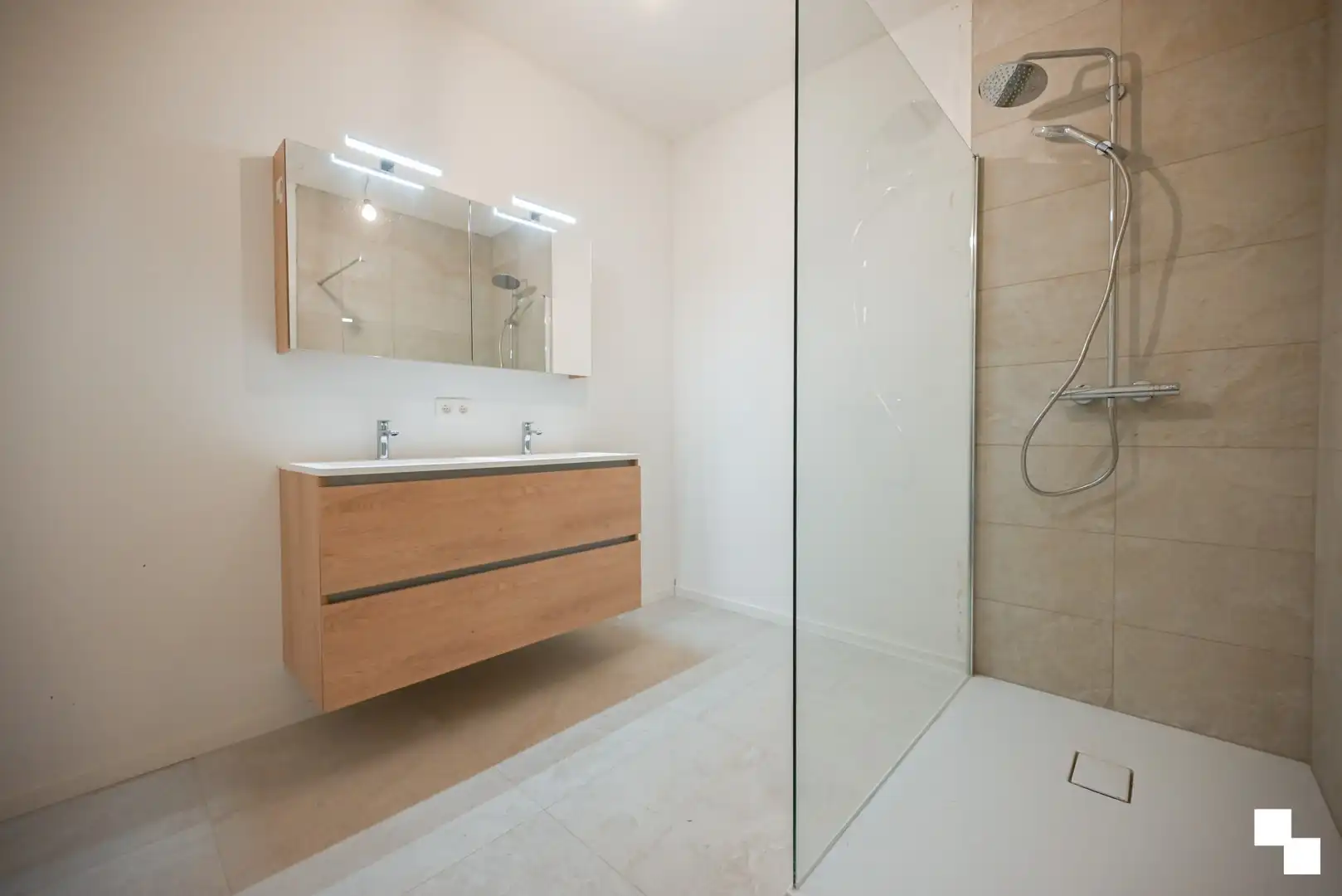 Nieuwbouwappartement met drie slaapkamers te Ingelmunster foto 16