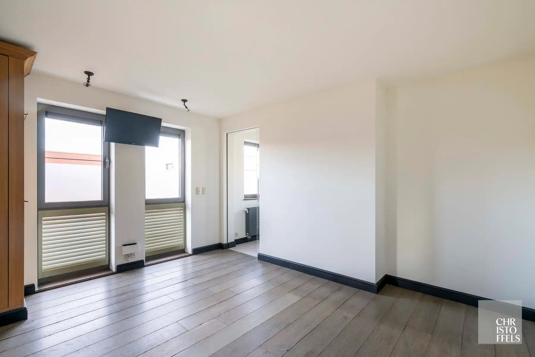 Luxe penthouse van 239m² met 34m² terrassen in hartje Zutendaal! foto 6