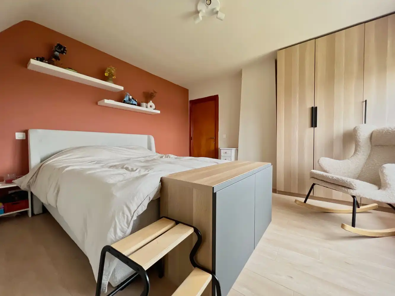 Alleenstaande, karaktervolle woning met zonnige tuin foto 12