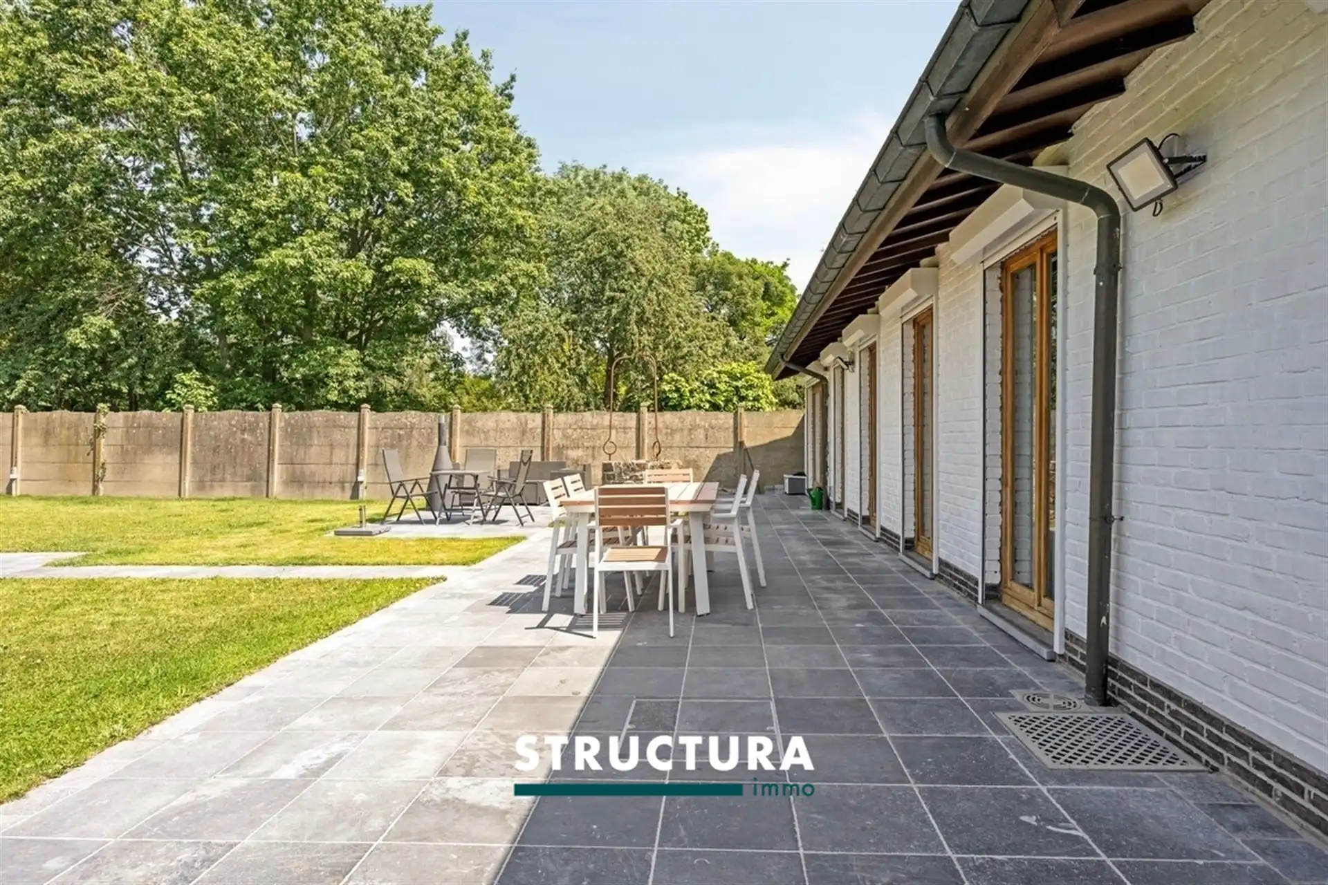 Prachtige woning met ruime loods foto 45