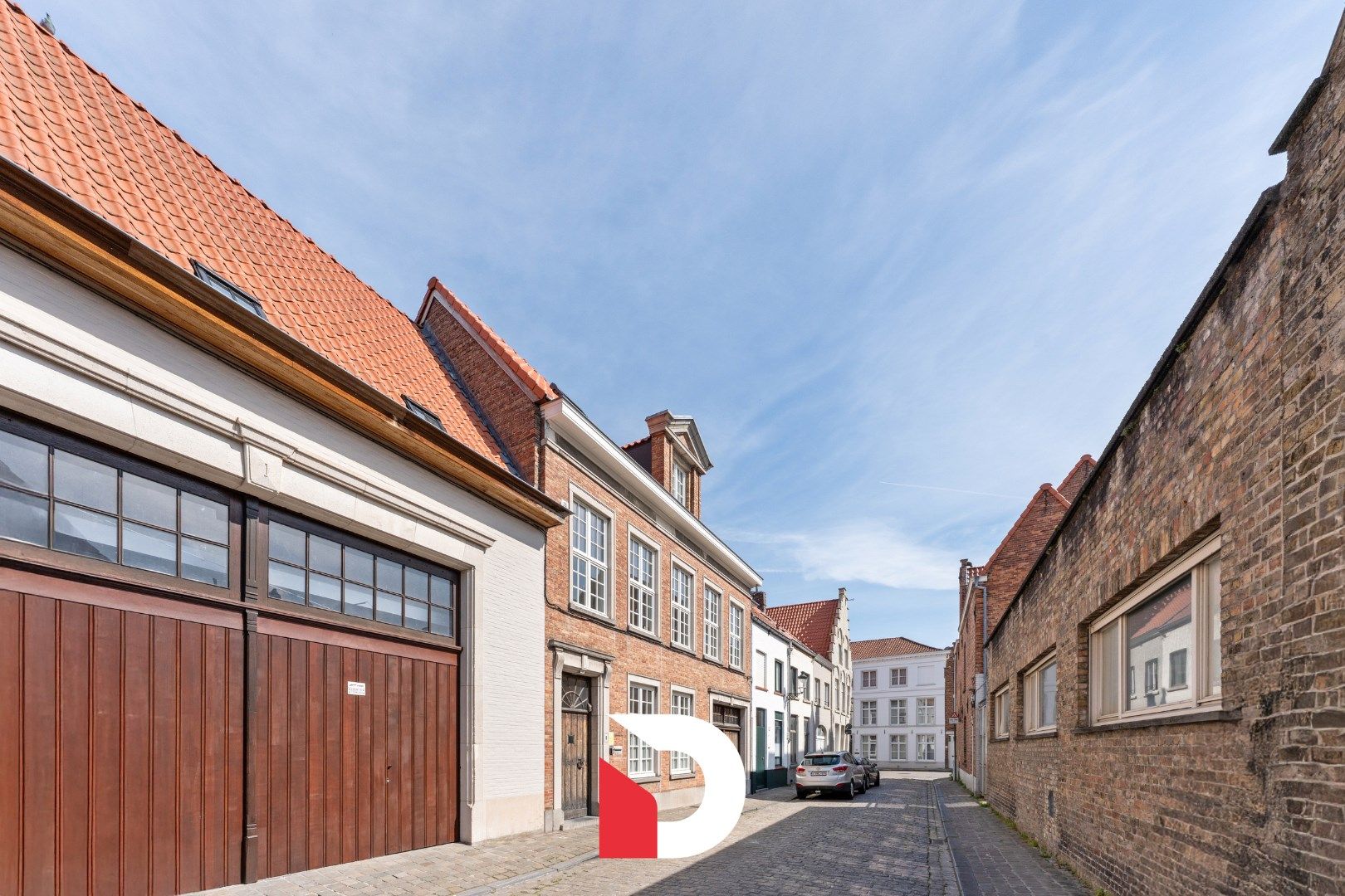 Burgerwoning met 5 slk en vergunde gastenlogies foto {{pictureIndex}}
