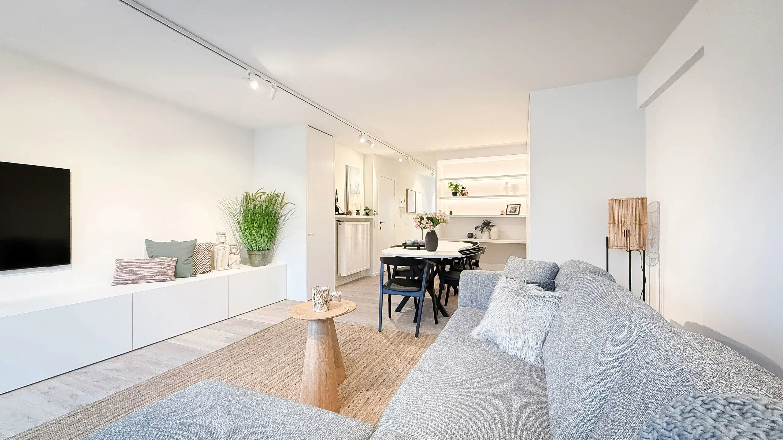 Stijlvol gerenoveerd duplex-appartement met 2 zonneterrassen foto 6