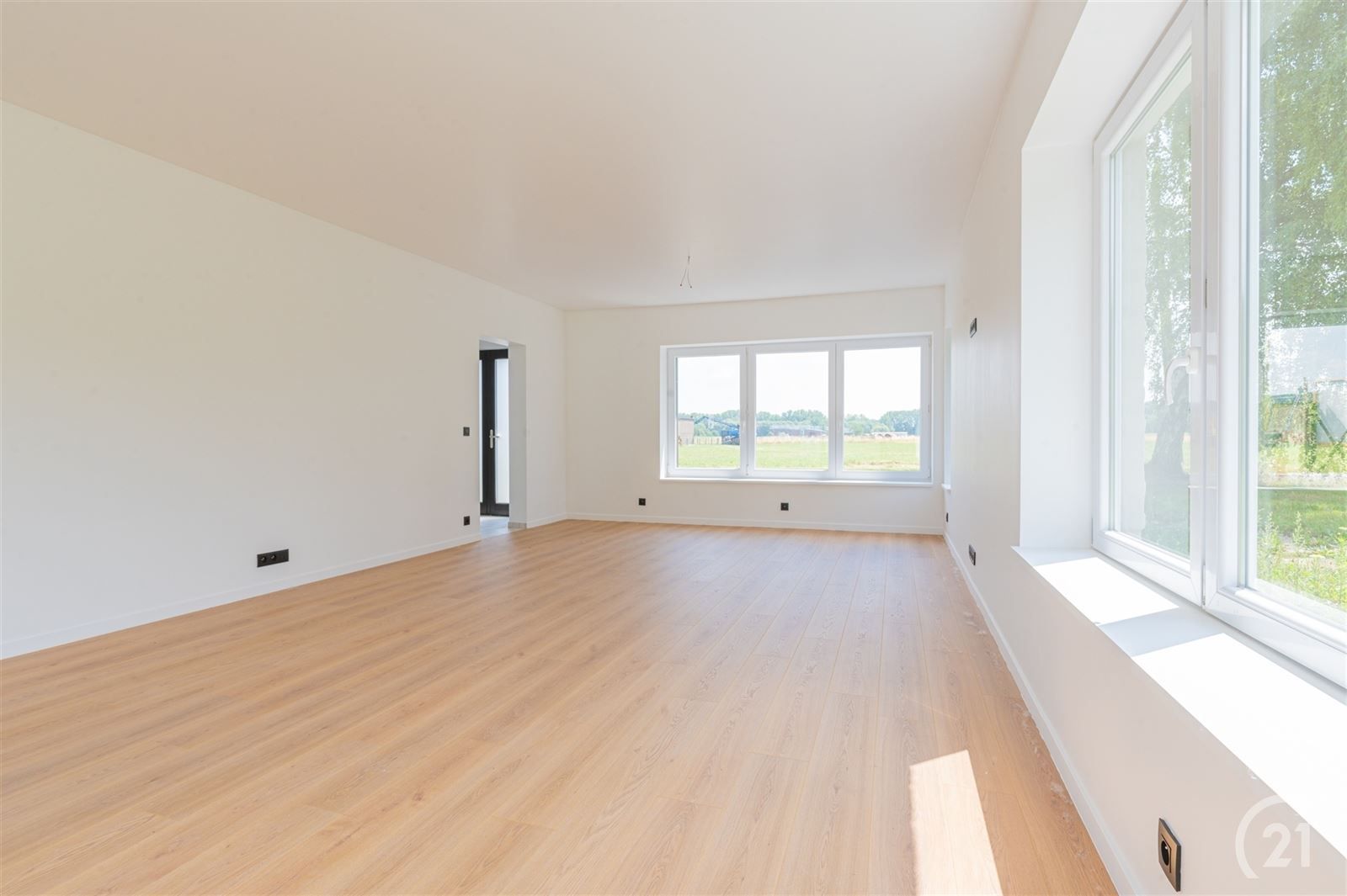 Magnifiek gerenoveerde woning met bijgebouw en parkeergelegenheid foto 10