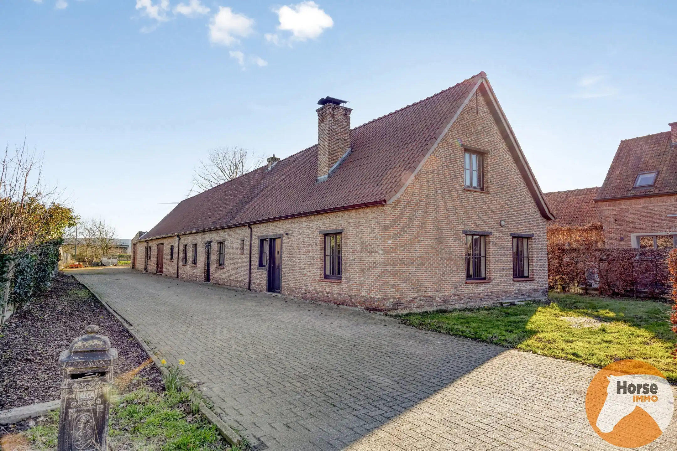 Hoofdfoto van de publicatie: LOKEREN - Ruime, te renoveren woning met opslagmogelijkheden