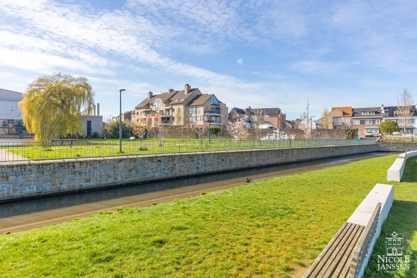 Zeer centraal gelegen en ruim ingedeeld duplex-appartement met mooi terras en garage foto 24