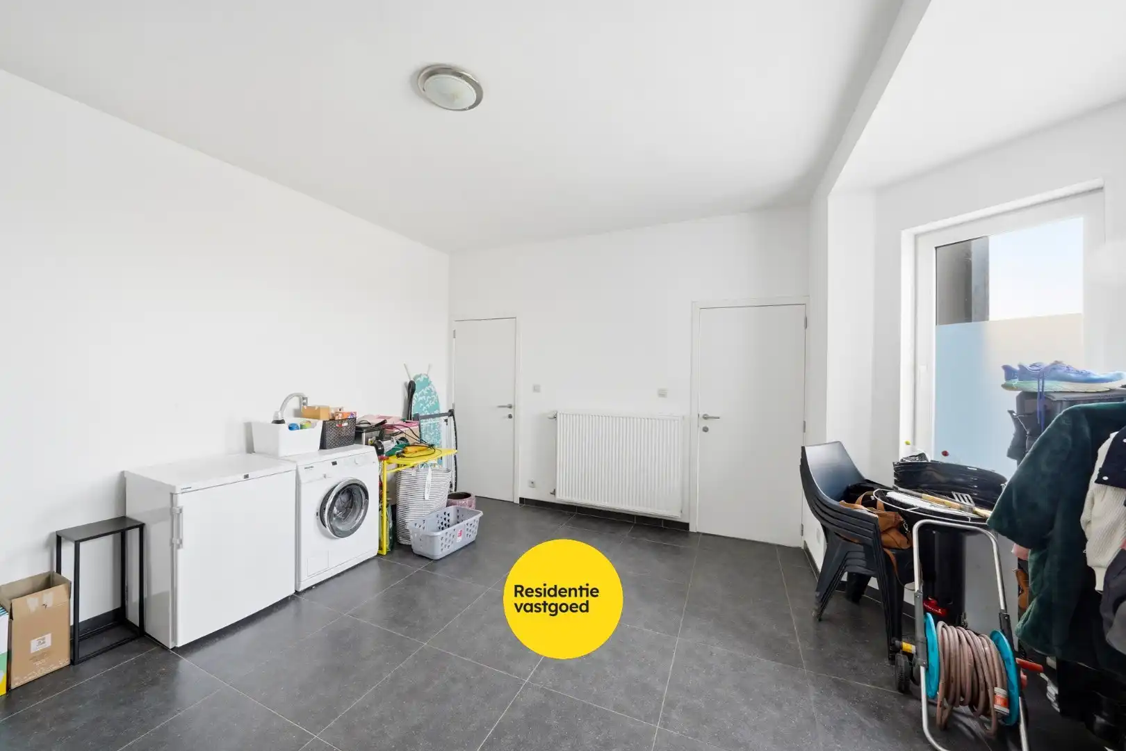 Instapklare woning met zicht op de vaart in Oudenburg foto 18