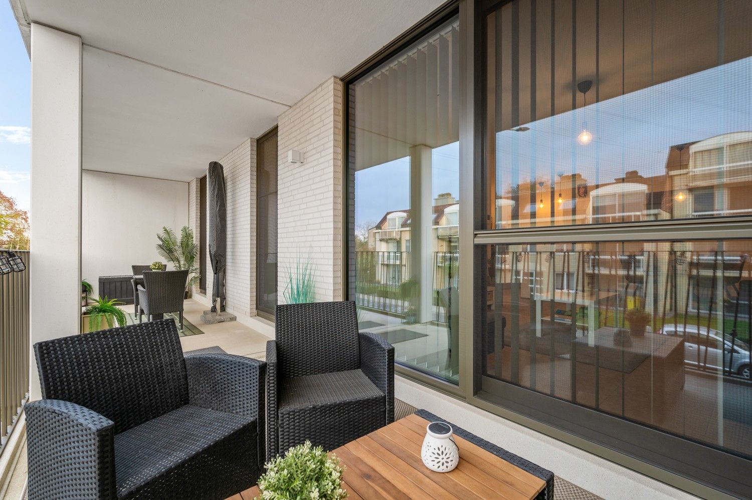 Modern appartement met 2 slaapkamers, groot terras & autostaanplaats in Lier! foto 3