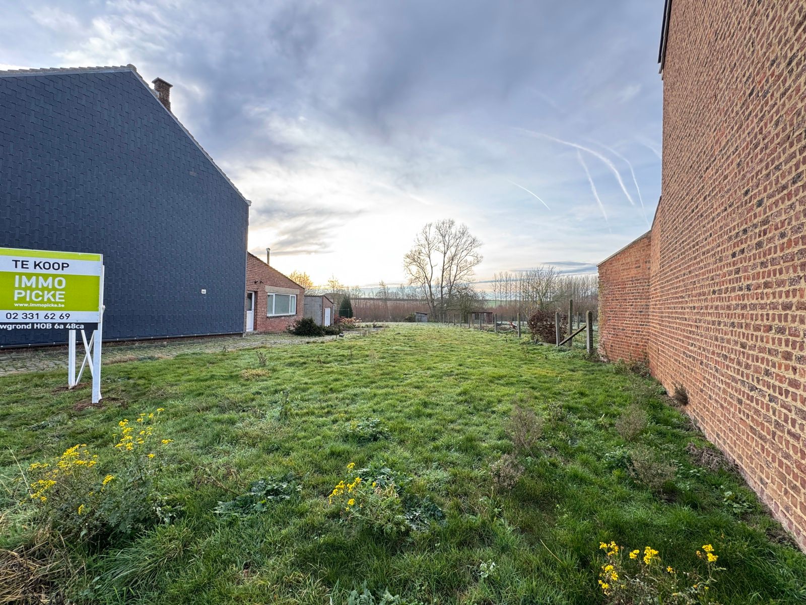 Perceel bouwgrond voor een halfopen bebouwing foto 3