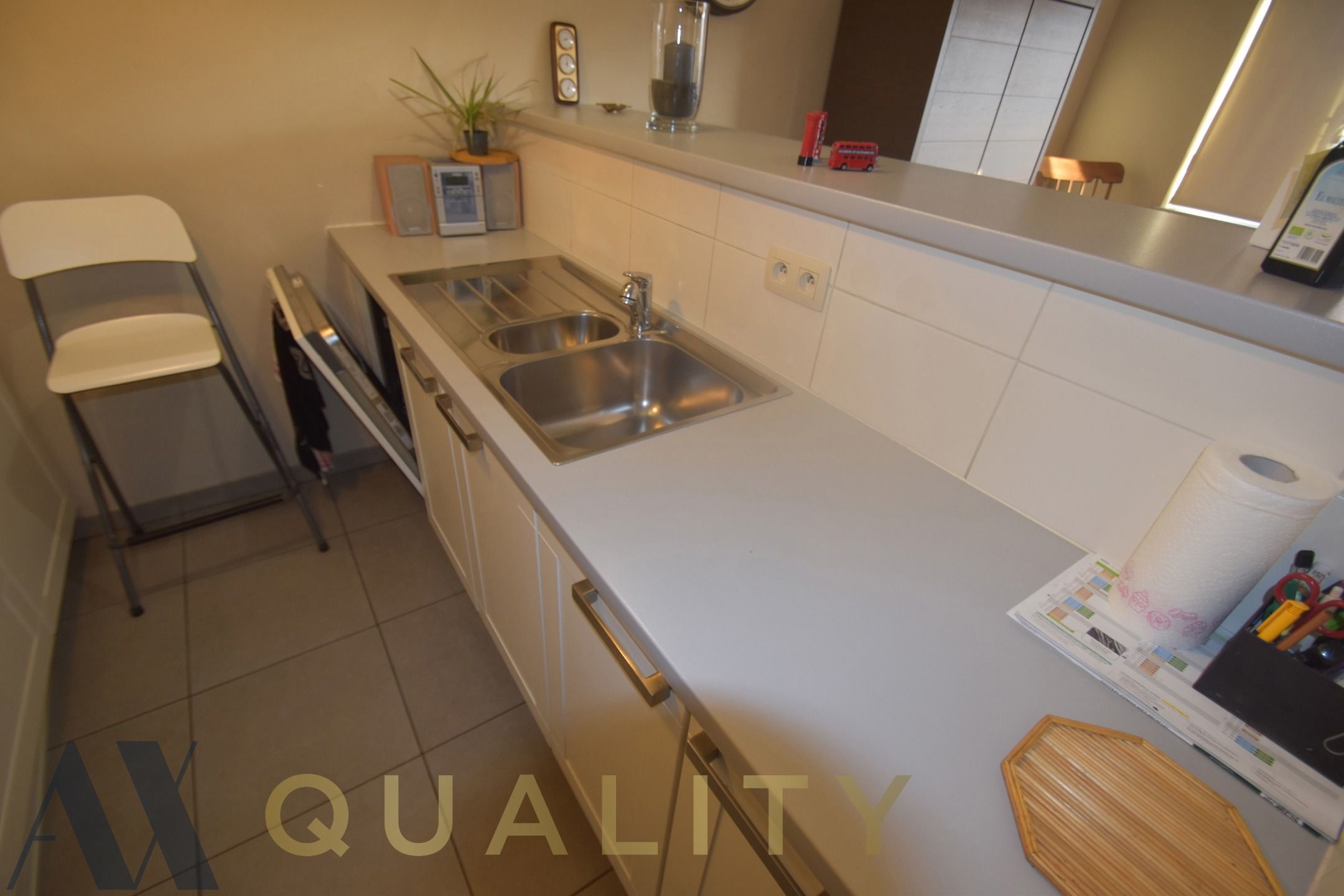 Centr. en rustig gel. energiezuin. 2 slpk.-appt. met terr., staanpl. en berging foto 13