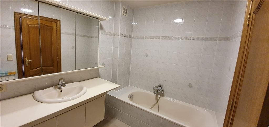 Luxueus afgewerkt triplex-appartement met groot terras foto 11