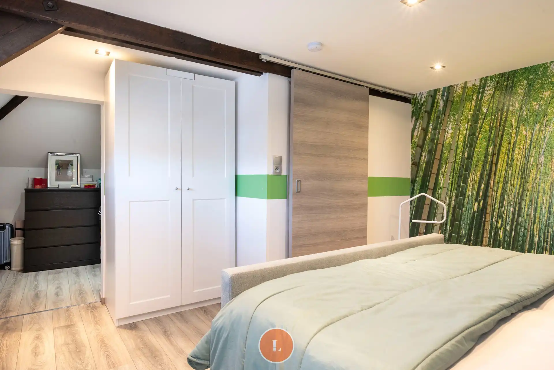 Charmante hoekwoning met onderhoudsvriendelijke stadstuin op centrale ligging in Menen foto 16