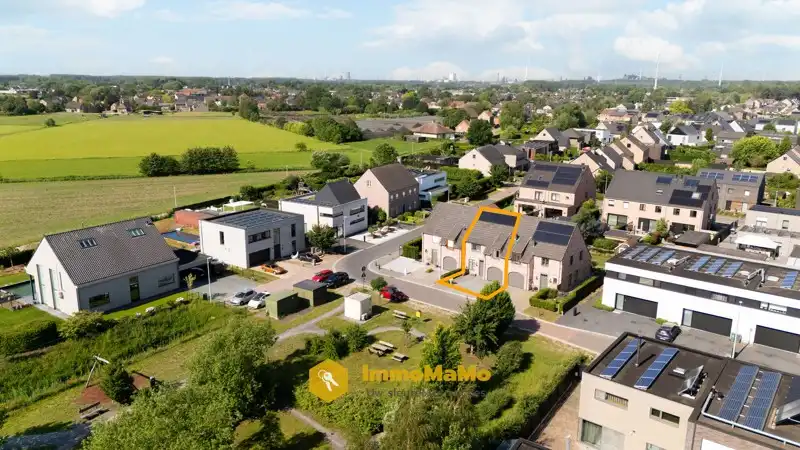 RECENTE WONING MET 4 SLAAPKAMERS TE KOOP IN WACHTEBEKE-LOCHRISTI foto 2