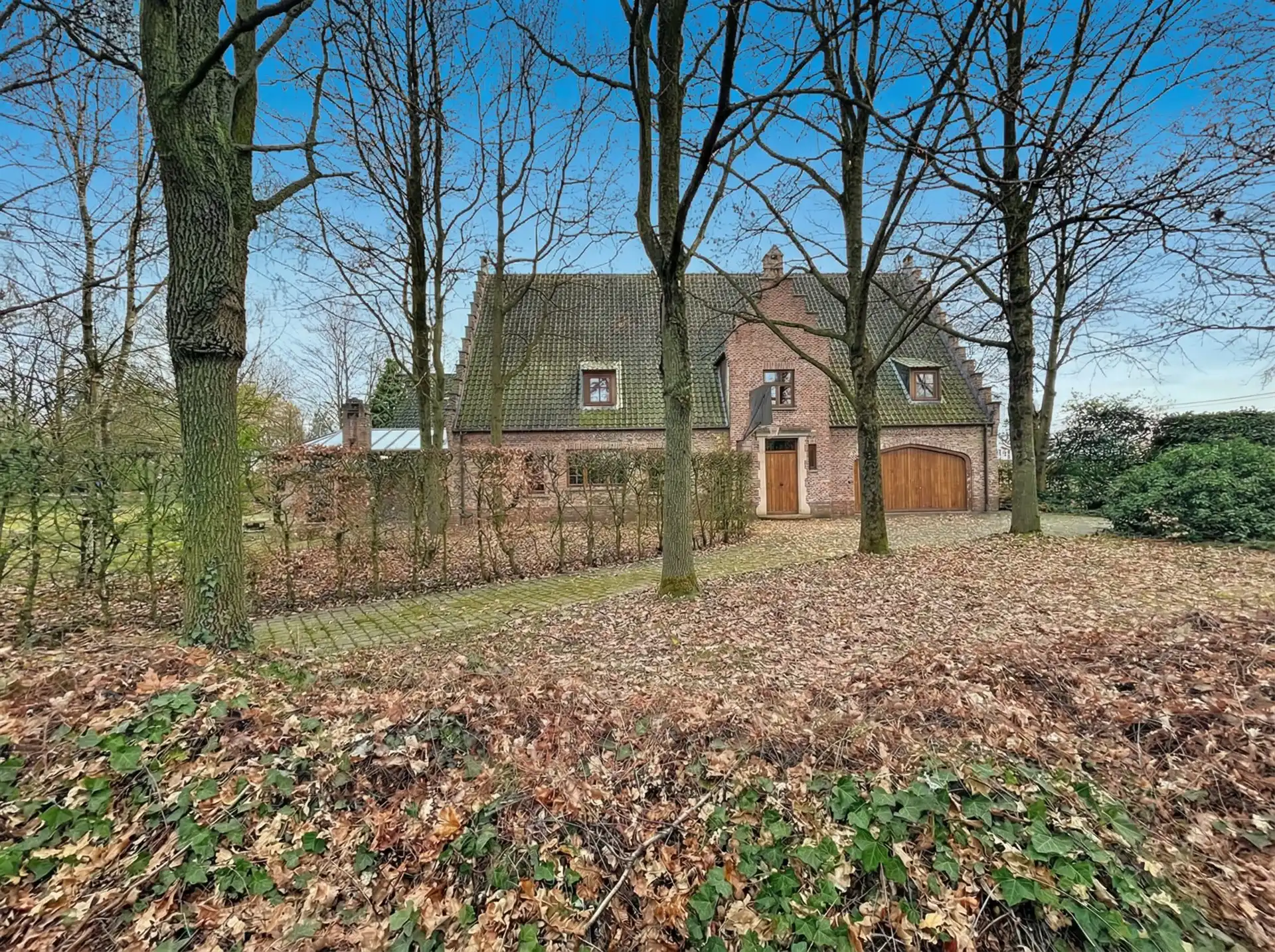villa met 5 slk en riant bijgebouw op 14262m² foto 22